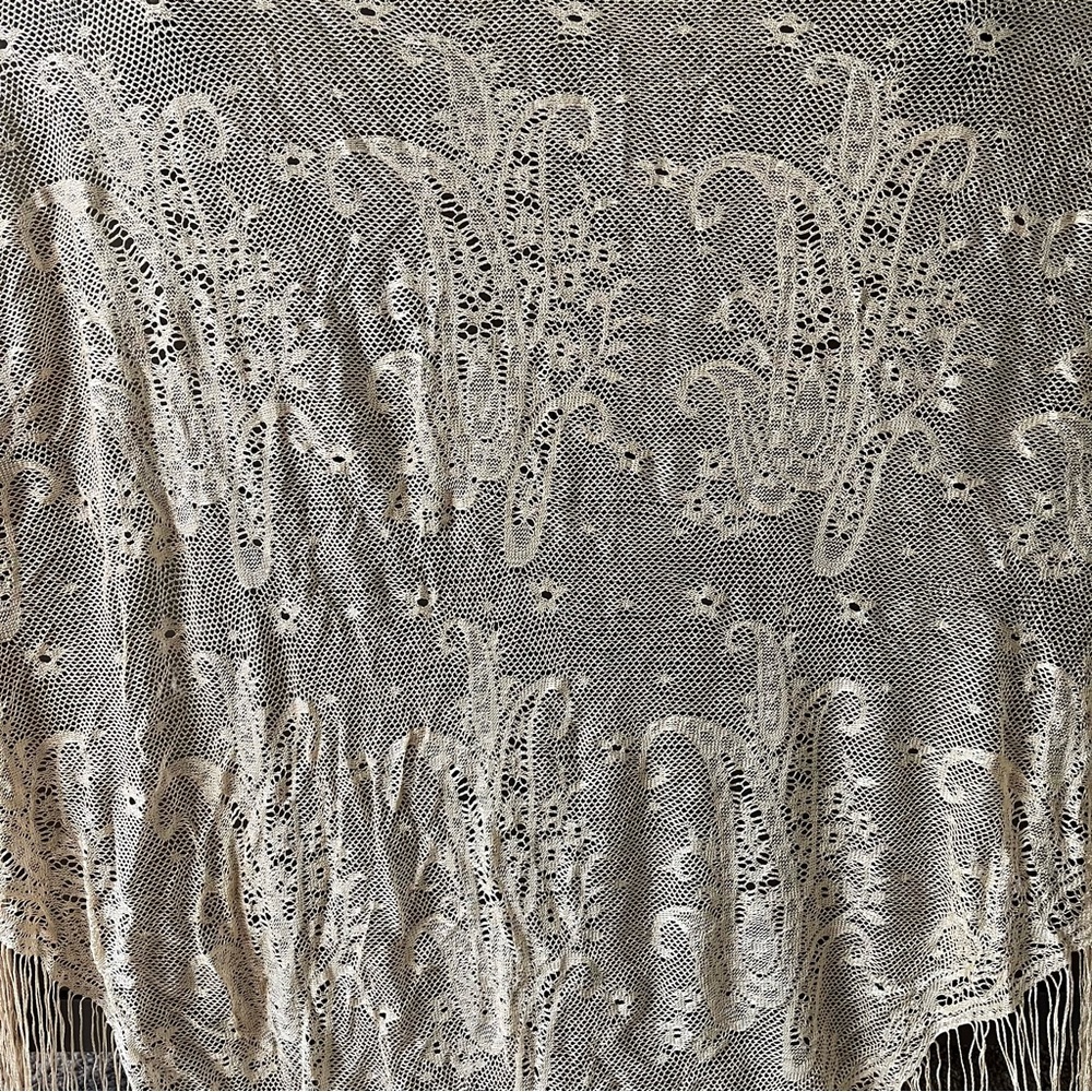Vintage Ivory Lace Shawl Wrap Paisley Floral Fringe Boho Bridal Scarf - Picture 2 of 2